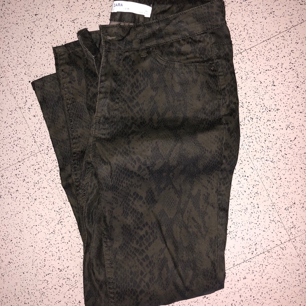 Zara Coated snakeprint pants 28 NWOT